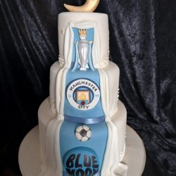 celebration cake golden moon man city